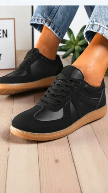 Basket noire pointure 36