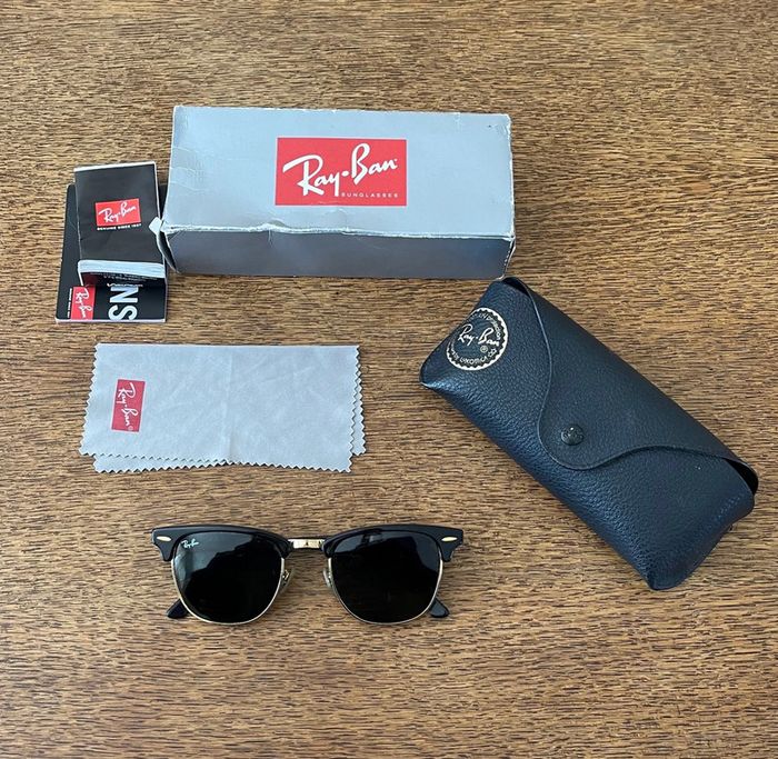 Lunettes de soleil noires Ray-Ban clubmaster