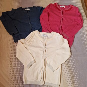 Lot de 3 gilets fille 3/4 ans comme neuf