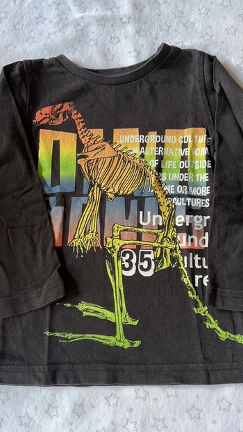 T-shirt manches longues dinosaure 3 ans