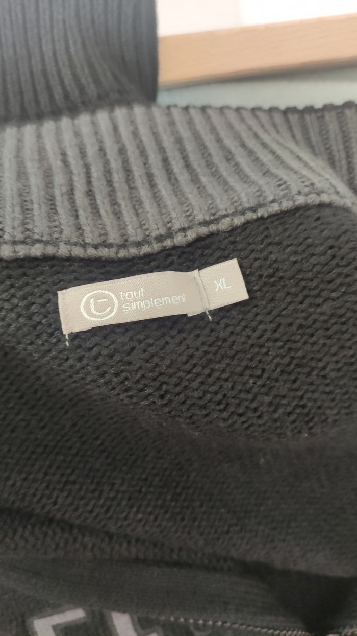 pull homme zippé taille XL couleur noir marque tout simplement - photo numéro 9