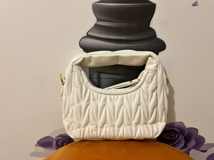 Sac à main miu miu blanc - photo numéro 5