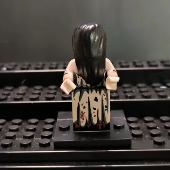 figurine type lego samara the ring
