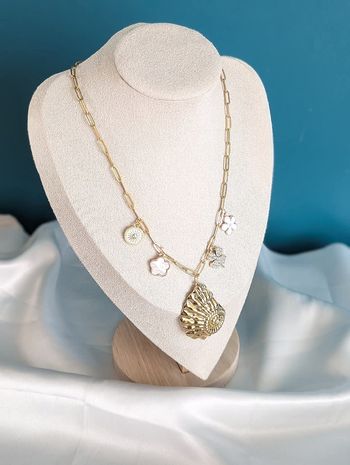Collier breloques coquillage