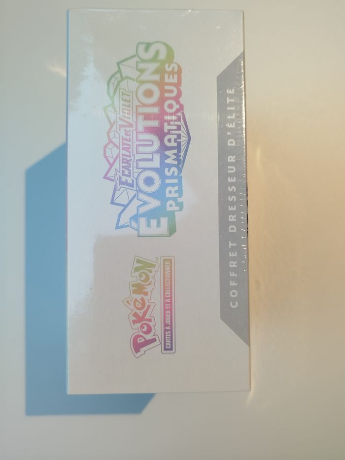 Pokémon ETB Coffret EV8.5 Evolutions Prismatiques Neuf et scellé - photo numéro 7
