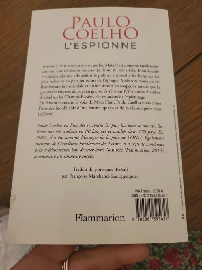 Livre l espionne - photo numéro 2