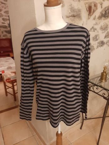Sweat longueur 65 cm.