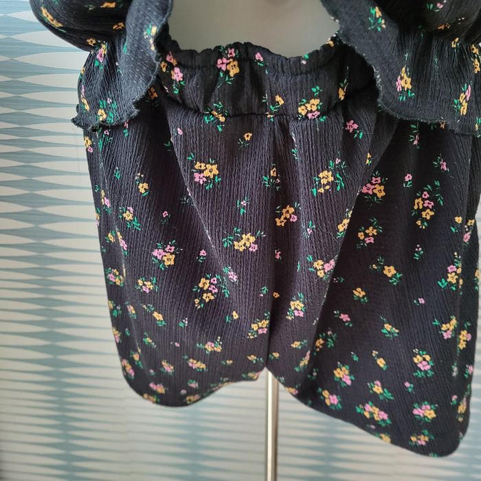 Short taille haute noir fleuri Promod taille L en excellent état - photo numéro 2