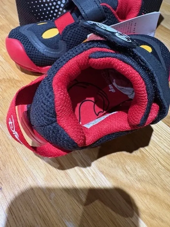 baskets enfant adidas a scratch collab disney mickey taille 22 - photo numéro 6