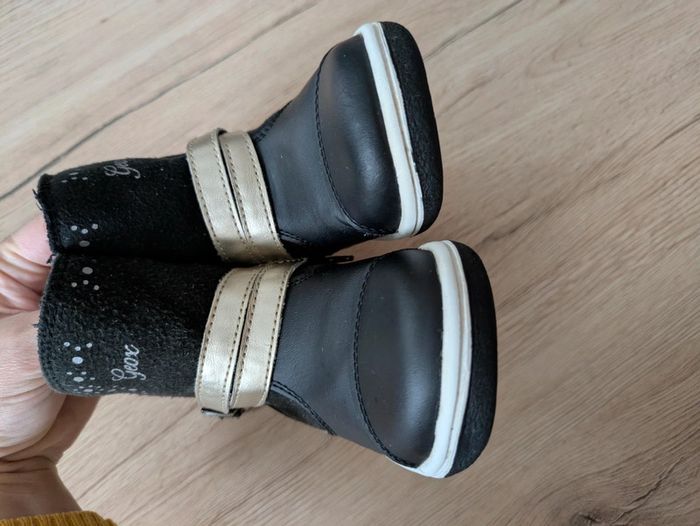 Bottines noires et dorées Geox 24 - photo numéro 5