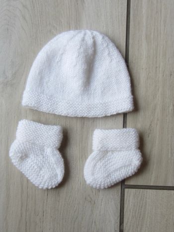 Ensemble bonnet et chaussons unisexe naissance