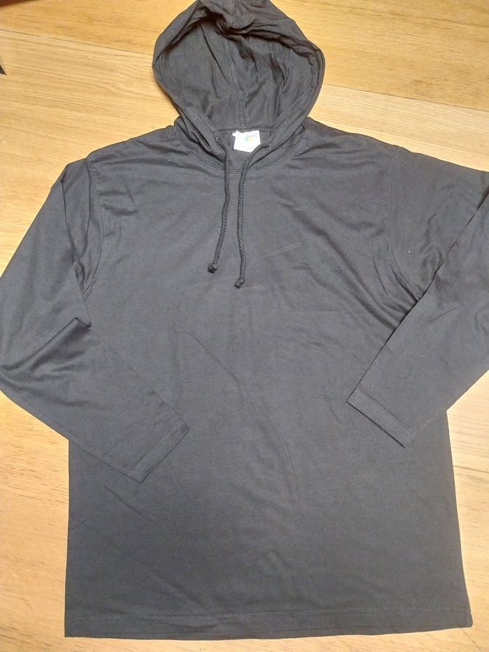 T shirt manches longues à capuche neuf S