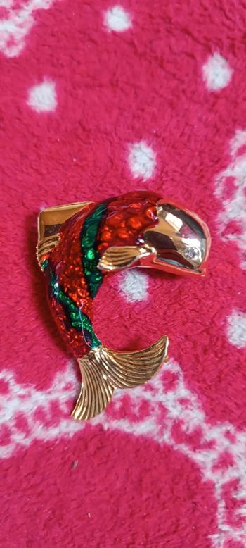 Broche colorée dauphin