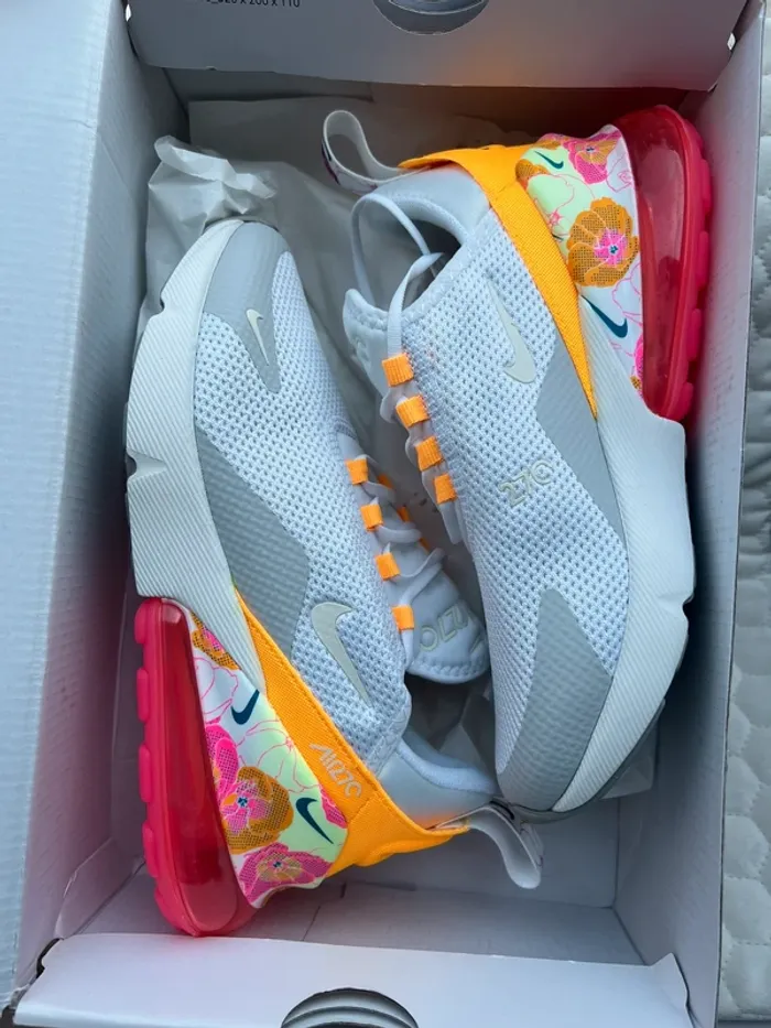 Nike air max 270 a fleurs 37.5 Neuve - photo numéro 3