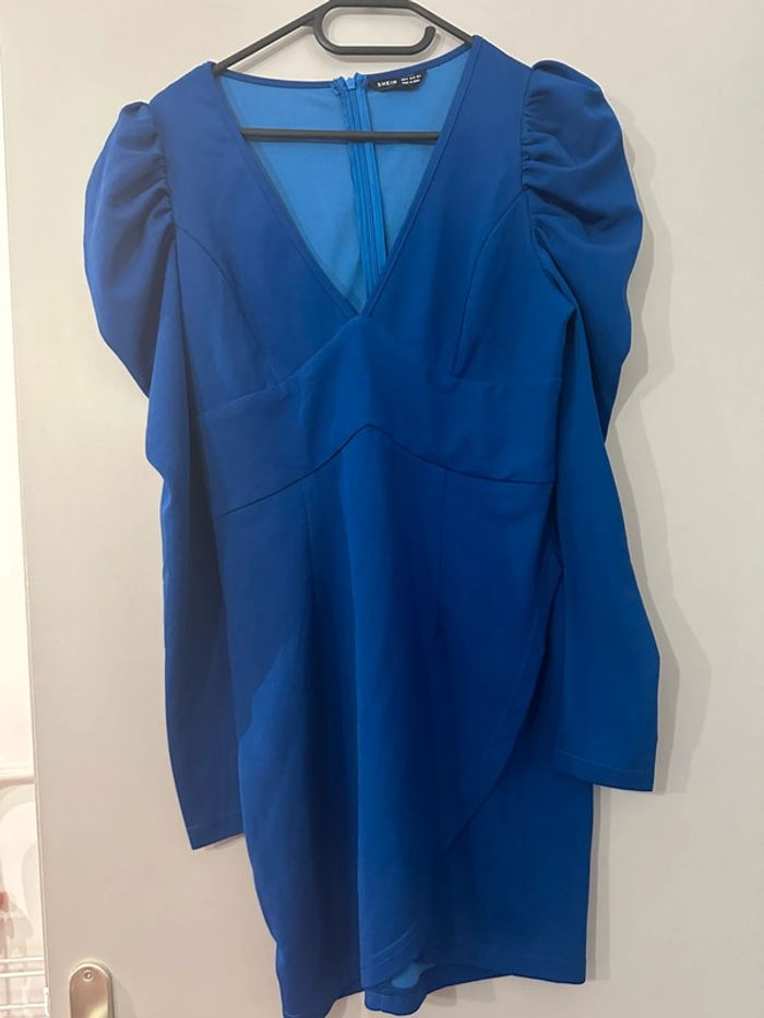 Petite robe bleu taille M shein