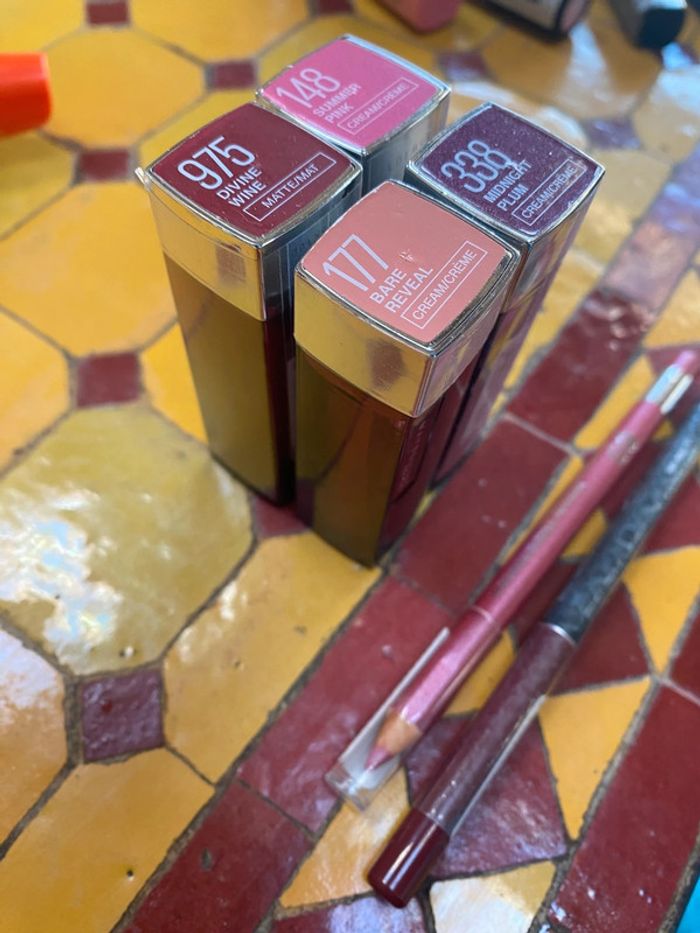 Lot crayon et rouge à lèvre - photo numéro 4