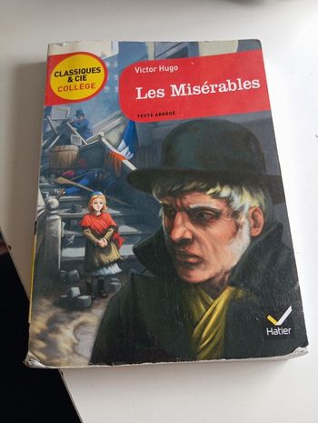 Livre les Misérables  classique collège