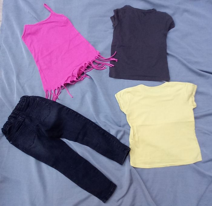 Lot de 4 articles pour fille 6 ans