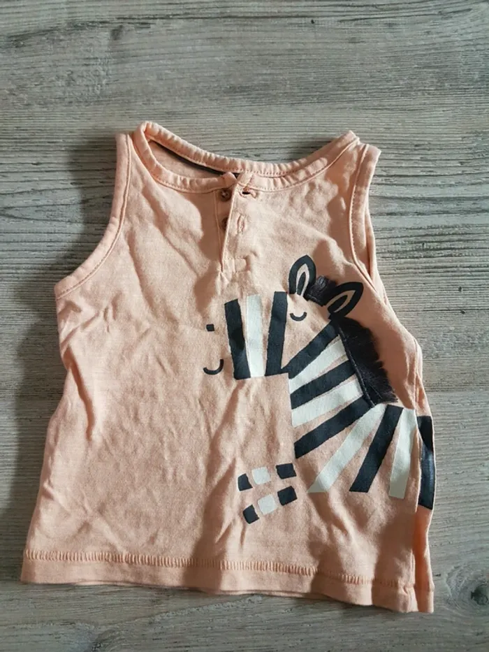 T shirt sans manches 6 mois