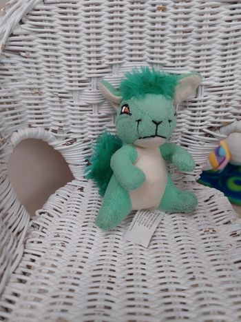 Mc Donald's - mini peluche happy meal neopets kyrii