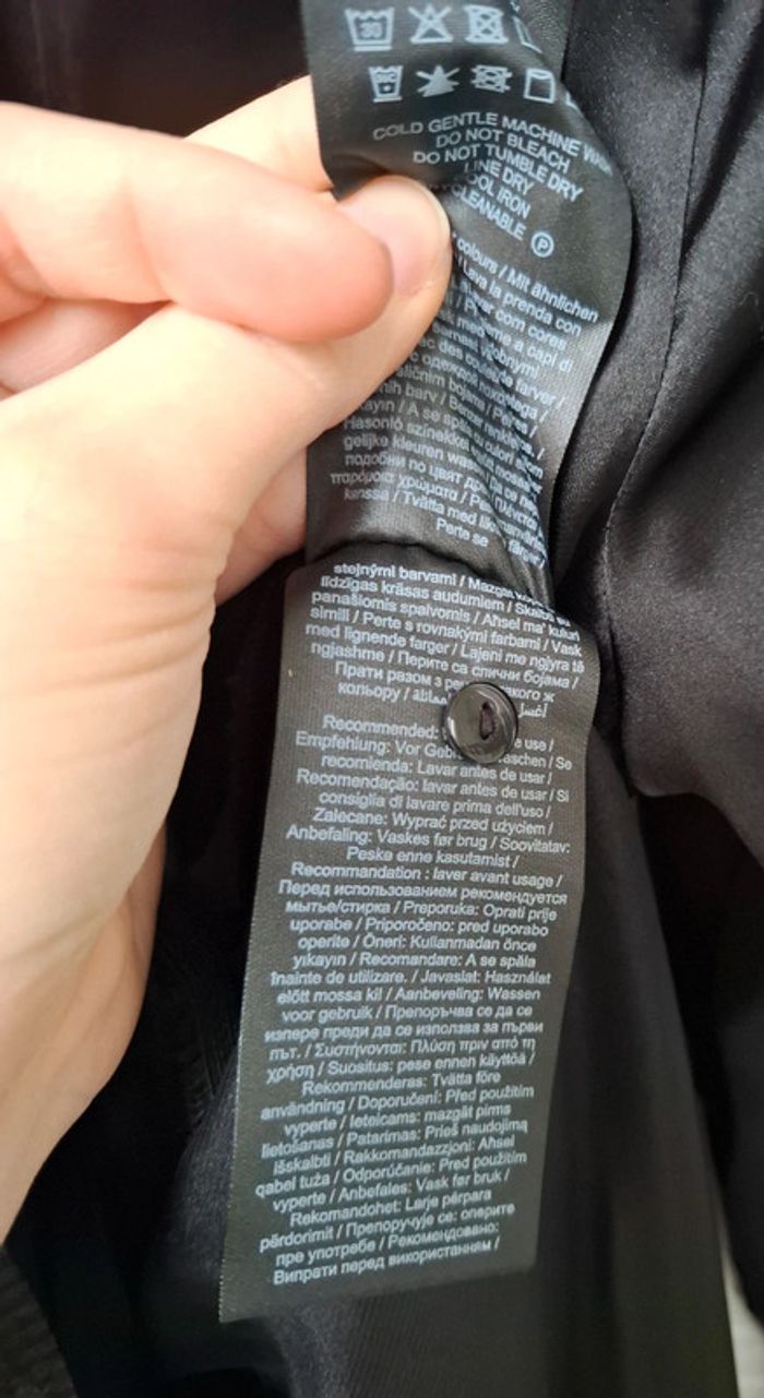Robe noire satinée marque PIECES taille S - photo numéro 11