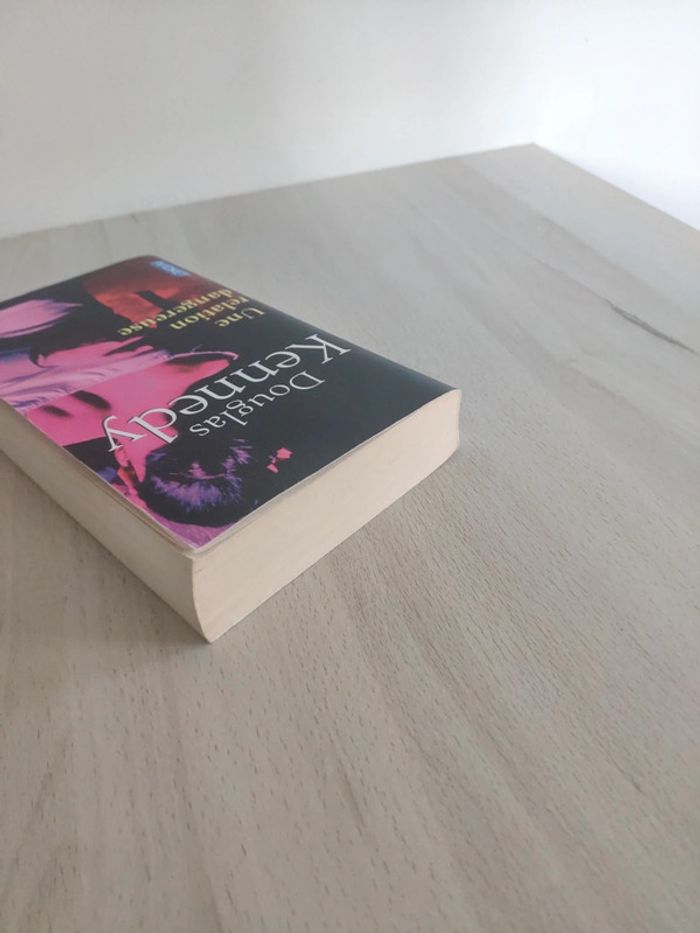Livre poche une relation dangereuse Douglas Kennedy thriller - photo numéro 4