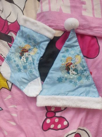 Lot bonnet et grande chaussette de Noël reine des neiges