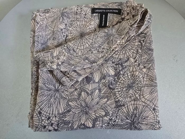 📌 Châle / Etole Floral Graphique Galeries Lafayette - photo numéro 7