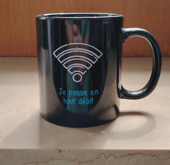 Tasse magique thermoréactive WiFi – Je passe en haut débit - photo numéro 2