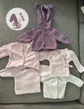 5 Gilets rose et blanc - taille 1 mois