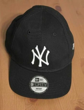 Neuve (non portée) 😍🤩🥰casquette 0/2ans mixte new era