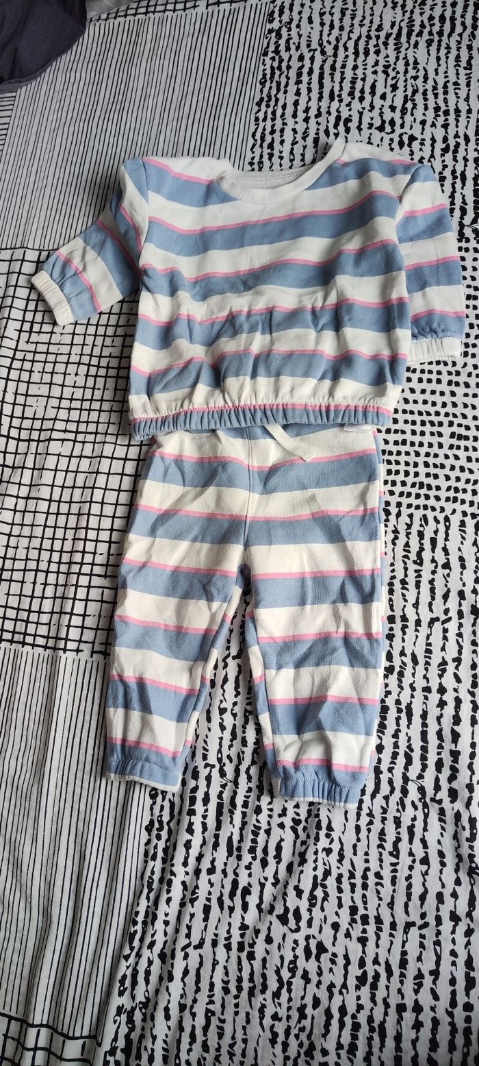 Lots vêtements 9/12 mois 80cm - photo numéro 2