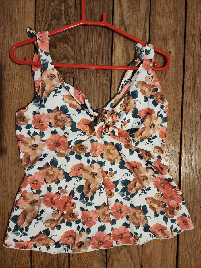 Haut habillé fleuri - photo numéro 4