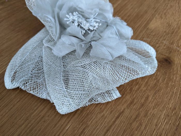 Pince mariage gris fleur soie - photo numéro 3