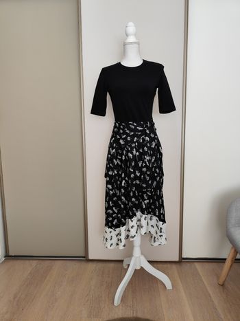 Robe Maje neuve taille 1 noire et blanche toutes saisons de