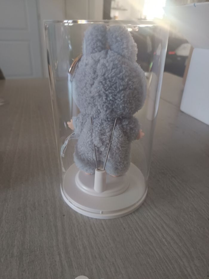 Socle vitrine pour labubu - photo numéro 2