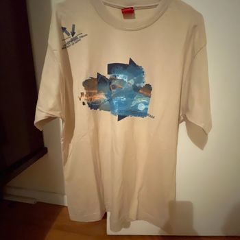 Tee shirt