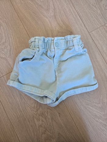 Short vert pâle 2ans