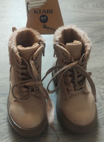 Bottines fourrées taille 22