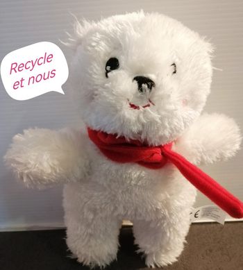 petit doudou ours auzou écharpe rouge