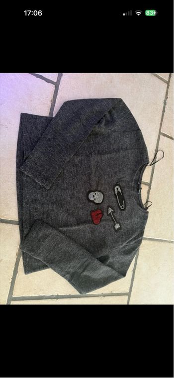 Pull Zara gris avec détails 