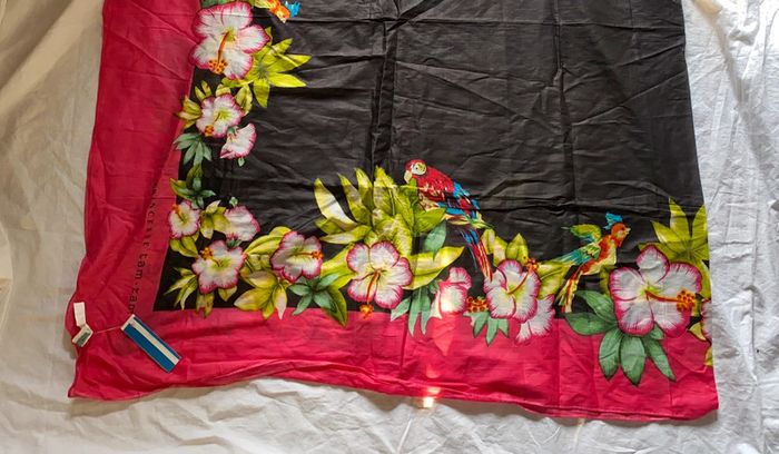 Grand paréo princesse tam tam  Neuf avec étiquette - photo numéro 2