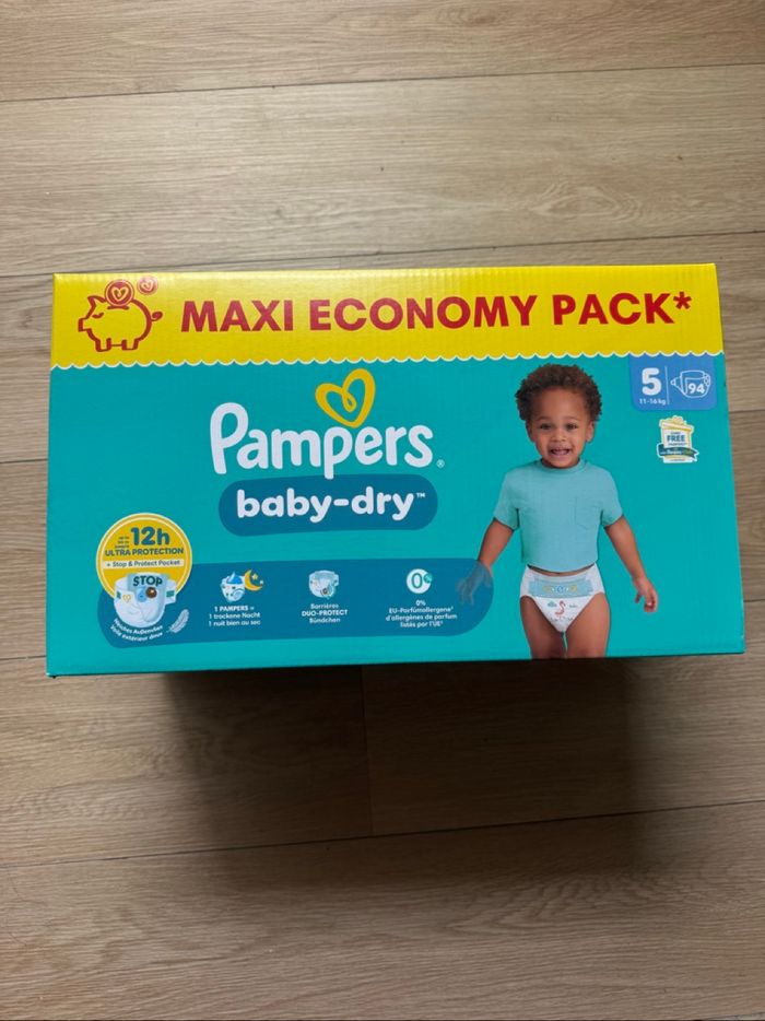 94 couches Pampers baby dry taille 5
