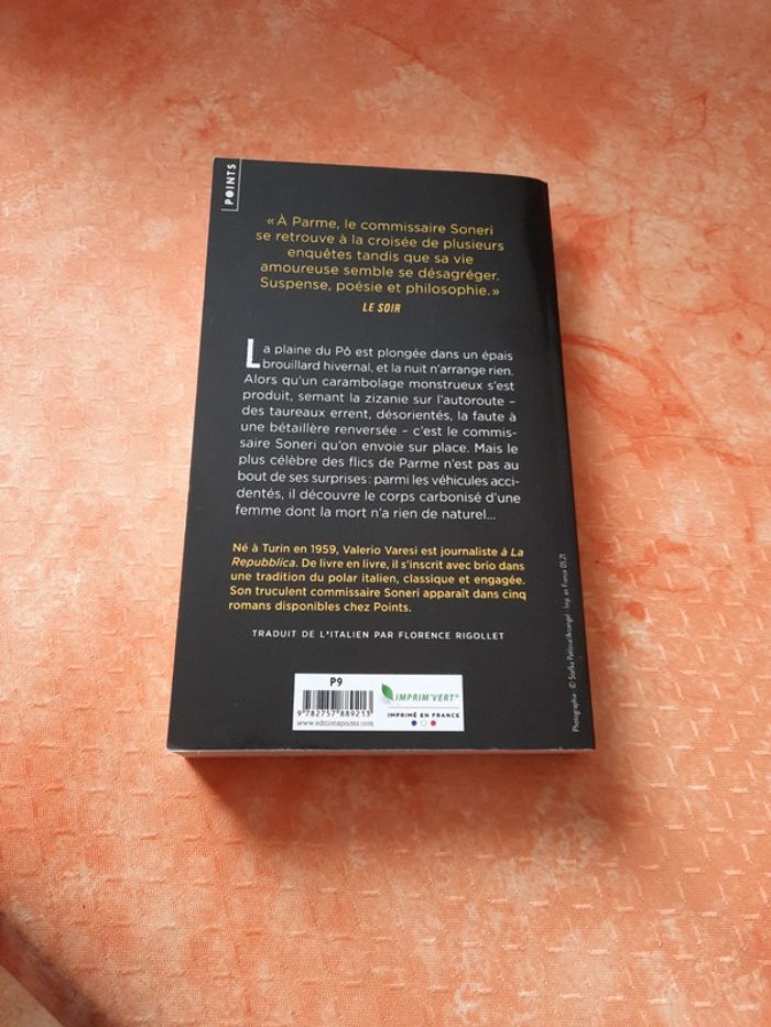 Livre de poche de Valerio Varesi - photo numéro 2