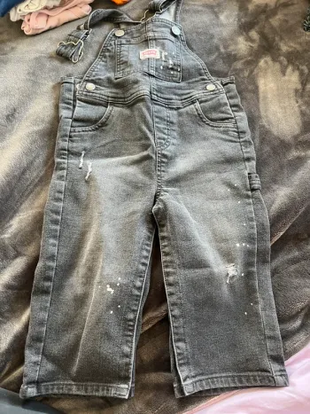 Salopette levi’s 24 mois