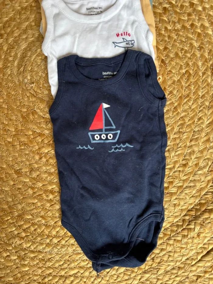 Lot de bodies et pyjamas - 3 mois - excellent état - photo numéro 9