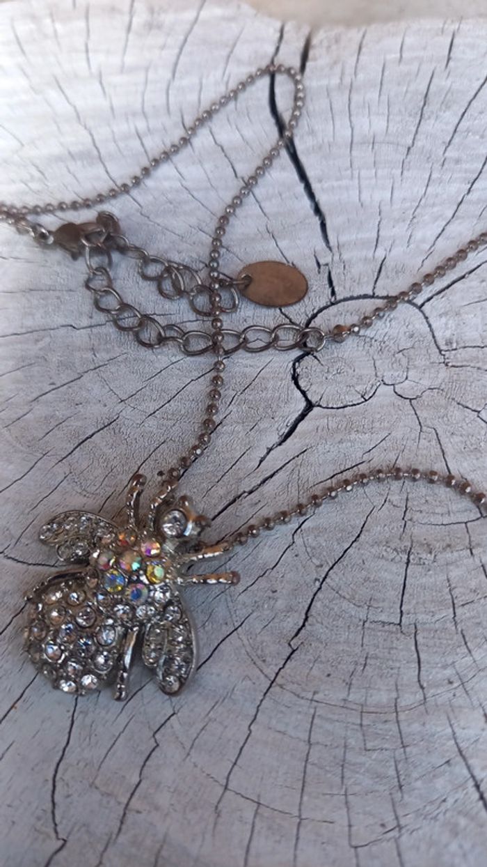 Pendentif vintage mouche