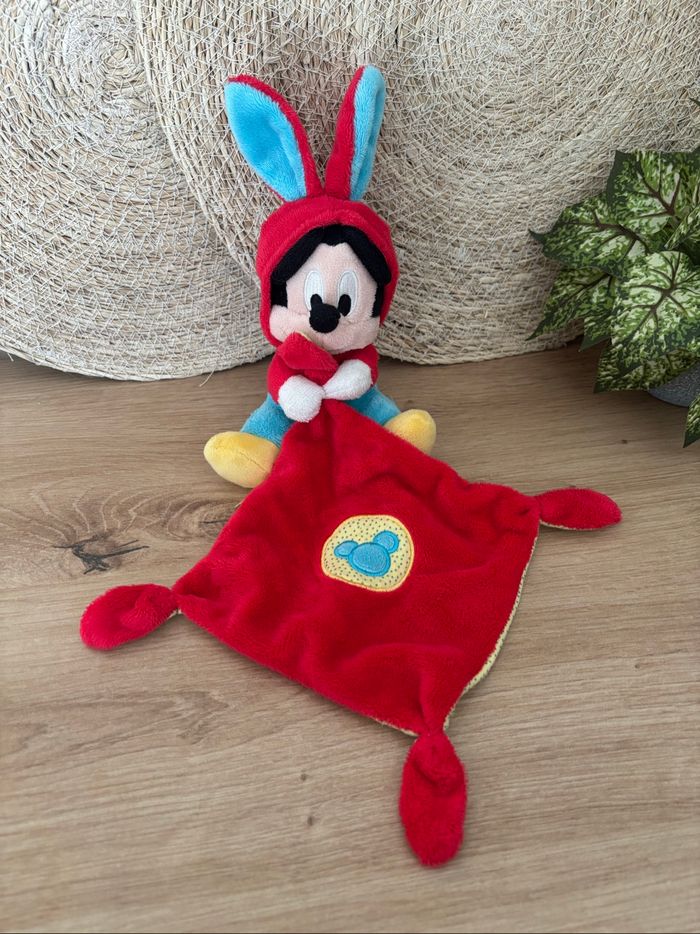 Doudou Mickey capuche lapin mouchoir rouge Disney - photo numéro 2