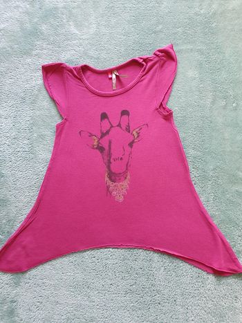 Tres beau tee-shirt asymétrique 2 ans