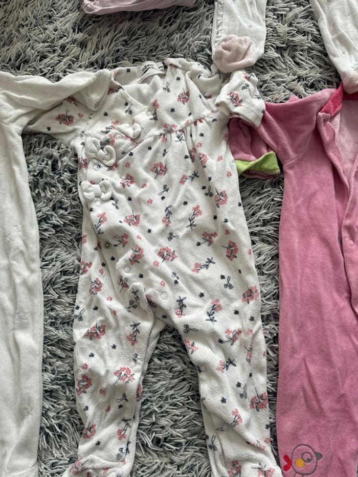 9 Pyjamas. - photo numéro 4